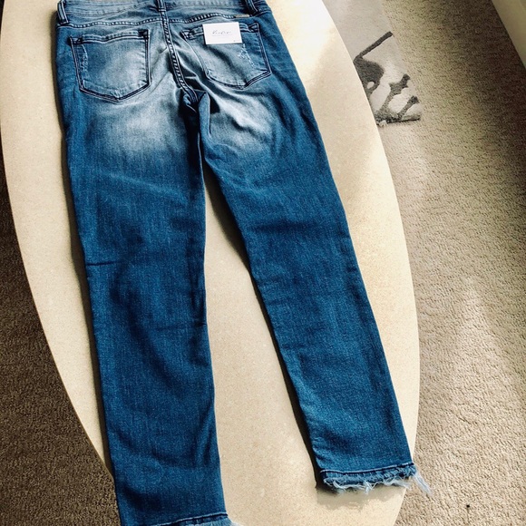 NEW! KANCAN DISTRESSED SKINNY JEANS IN SIZE 9 - Picture 6 of 6